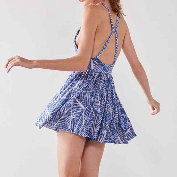 Kimchi Blue Pants - Kimchi Blue Blue Leaf Print Strappy Skater Romper Size L